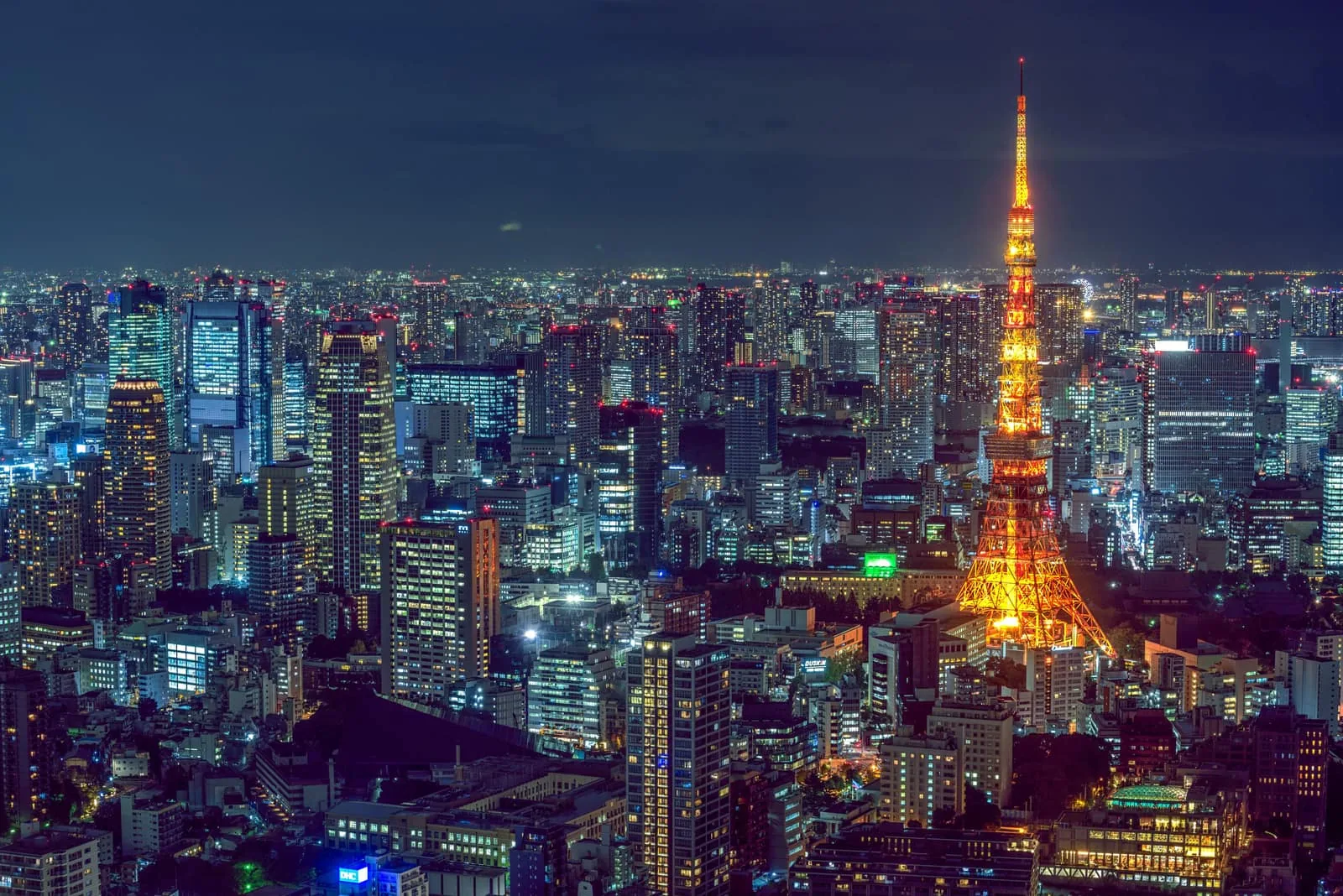 夜晚點燈的東京鐵塔